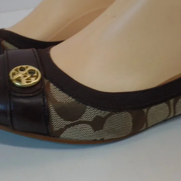Coach Chelsey Signature Logo Fabric Brown Leather Flats Goldtone Hardware Sz 8 - Picture 5 of 15